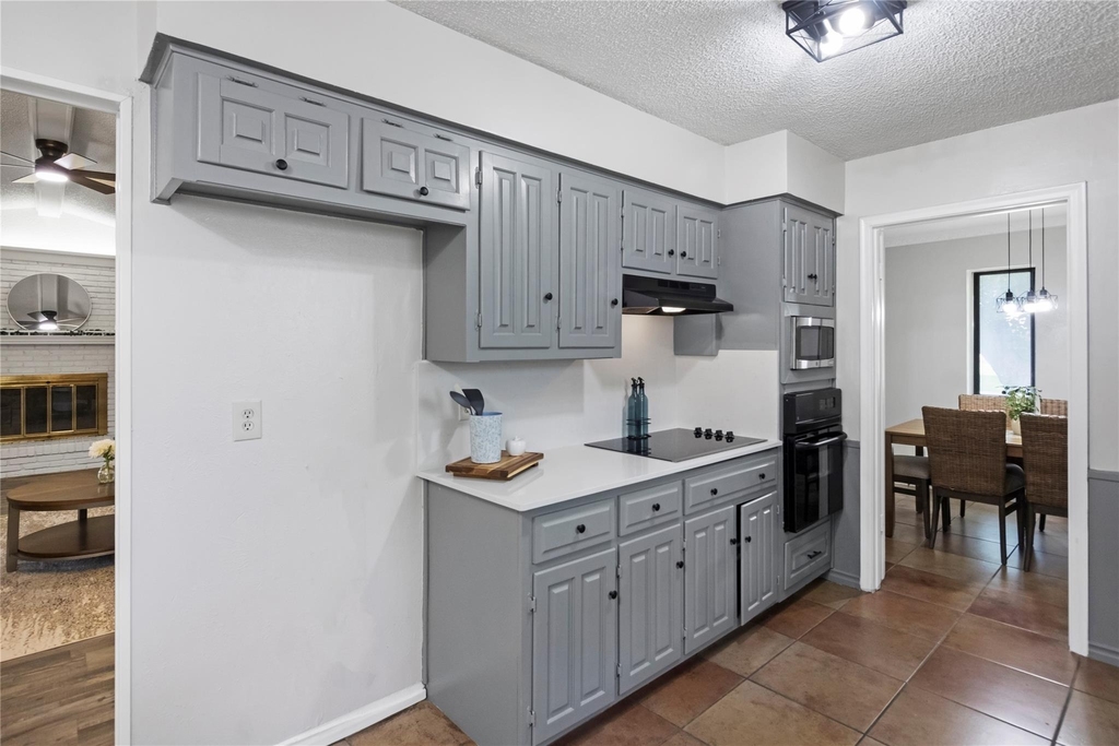 631 E Cherry Street - Photo 3
