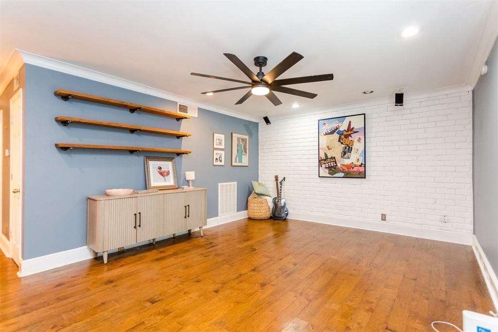 10203 Regal Oaks Drive - Photo 2
