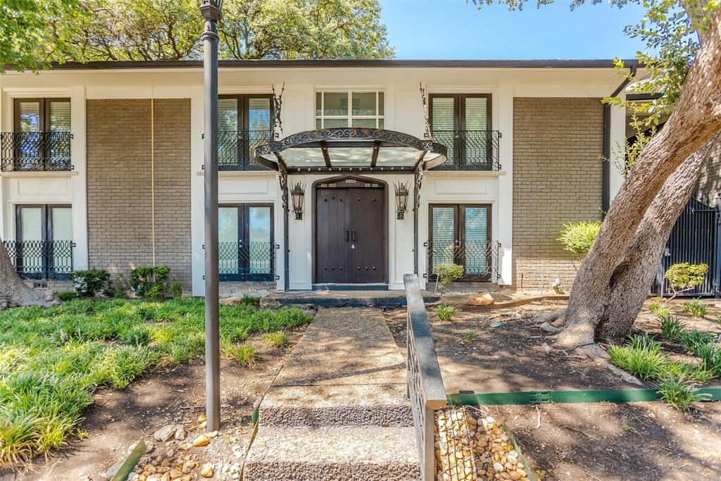 10203 Regal Oaks Drive - Photo 12