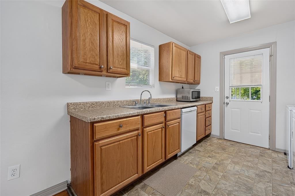 7014 Nw 45th Street - Photo 7