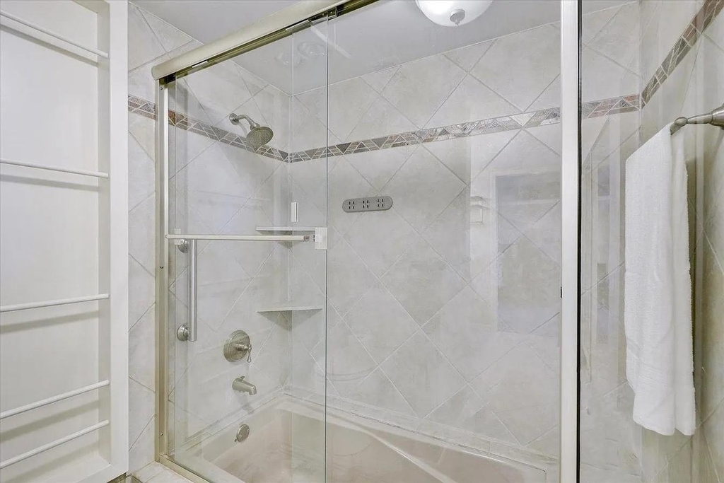 612 W Northgate Drive - Photo 20