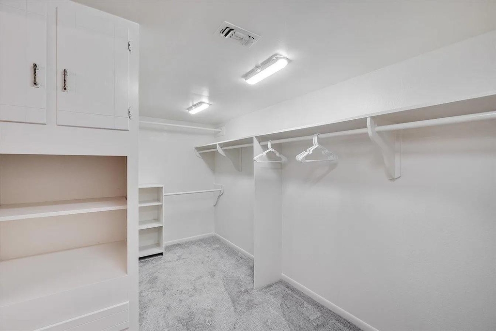612 W Northgate Drive - Photo 22