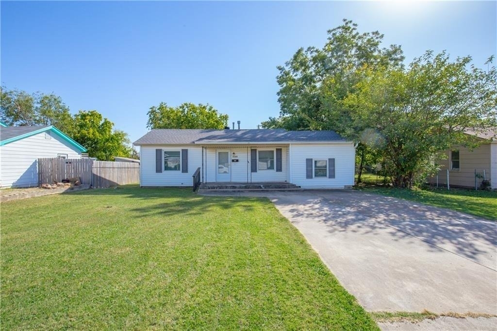 4428 Se 40th Street - Photo 0