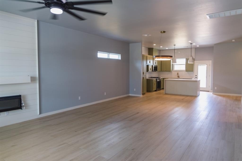 905 S Howard Avenue - Photo 2