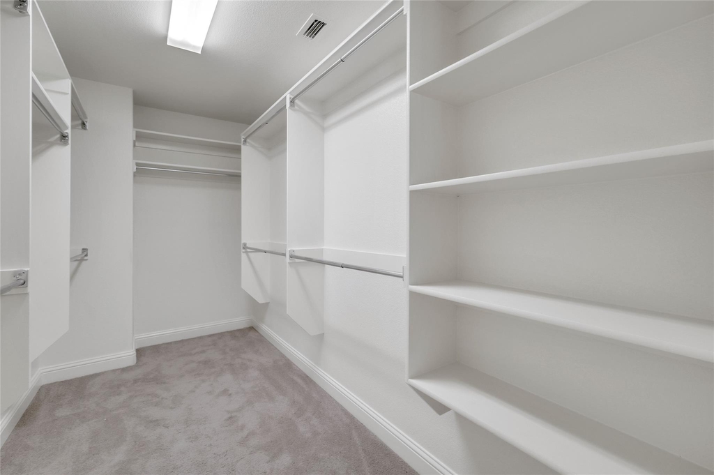620 Surrey Lane - Photo 18