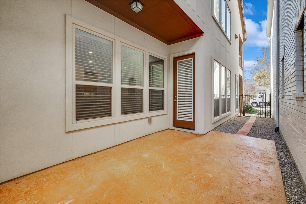 620 Surrey Lane - Photo 19