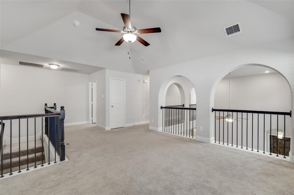 620 Surrey Lane - Photo 12