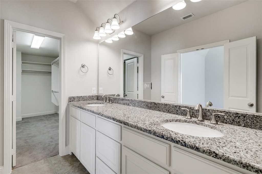 620 Surrey Lane - Photo 17