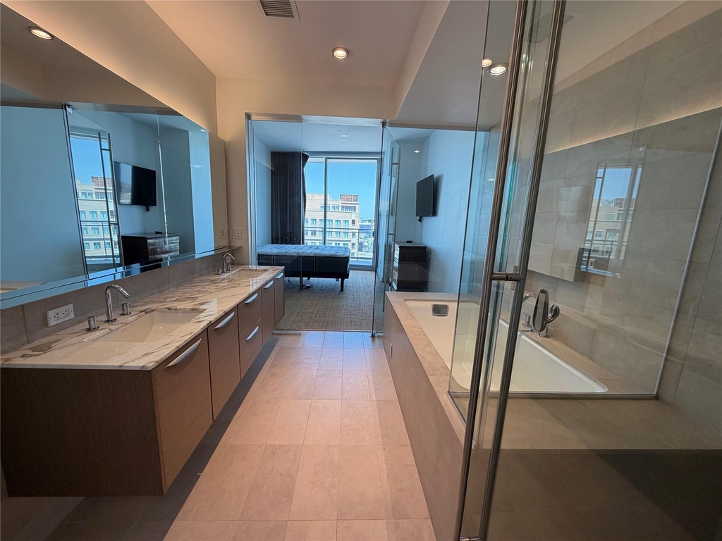 2900 Mckinnon Street - Photo 13