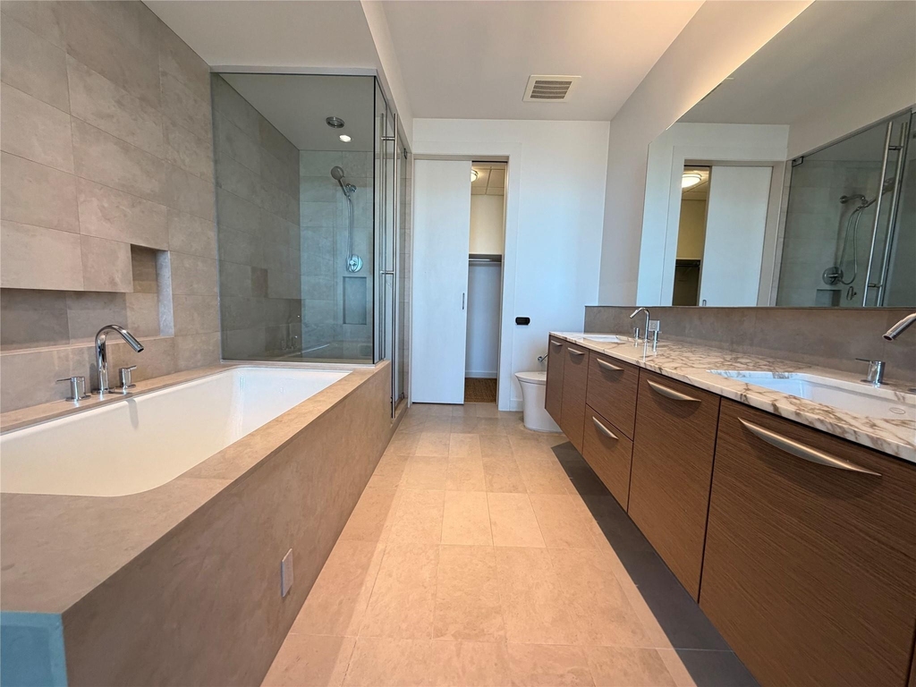 2900 Mckinnon Street - Photo 12