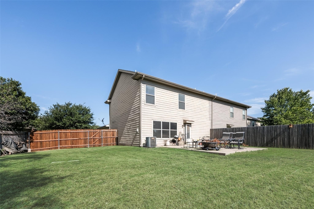 7408 Lazy Spur Boulevard - Photo 15