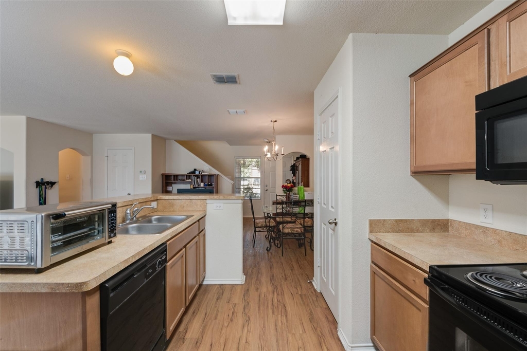 7408 Lazy Spur Boulevard - Photo 5