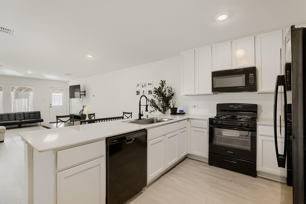 1619 Grassy Pond Road - Photo 1