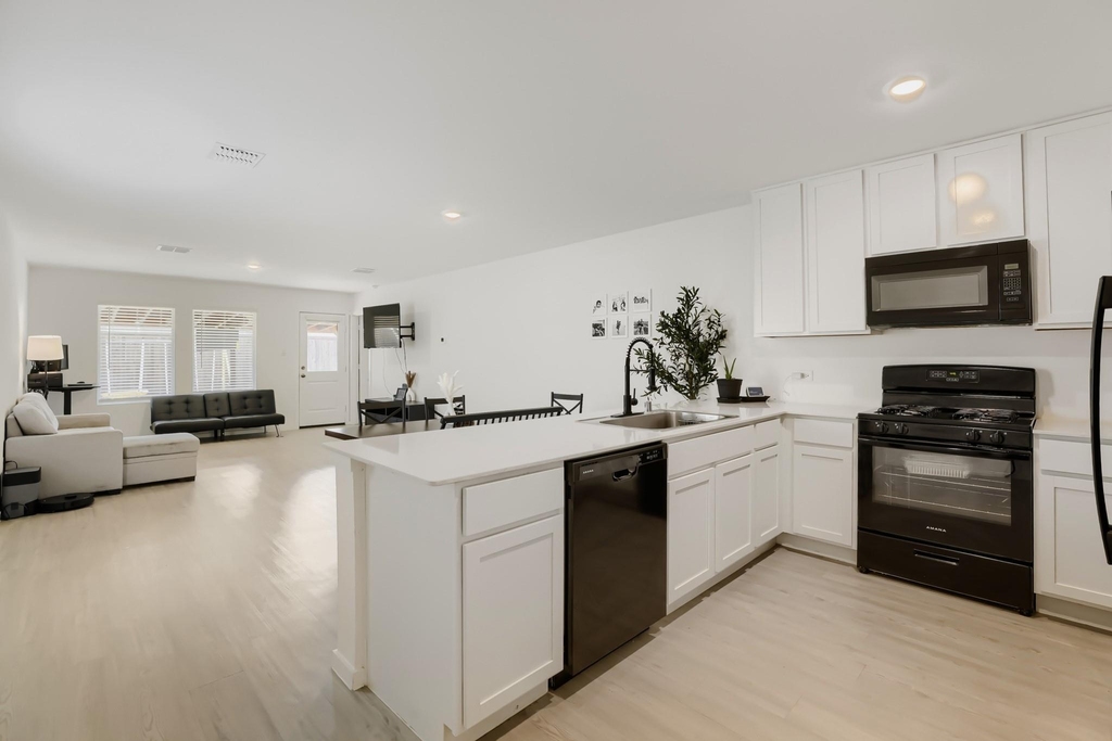 1619 Grassy Pond Road - Photo 11