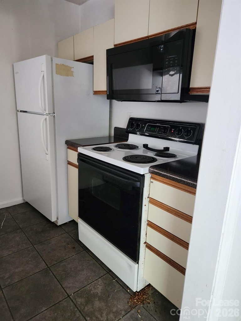 9523 University Terrace Drive - Photo 4