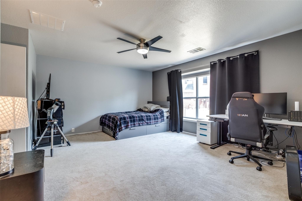 2402 Pheasant Run - Photo 15
