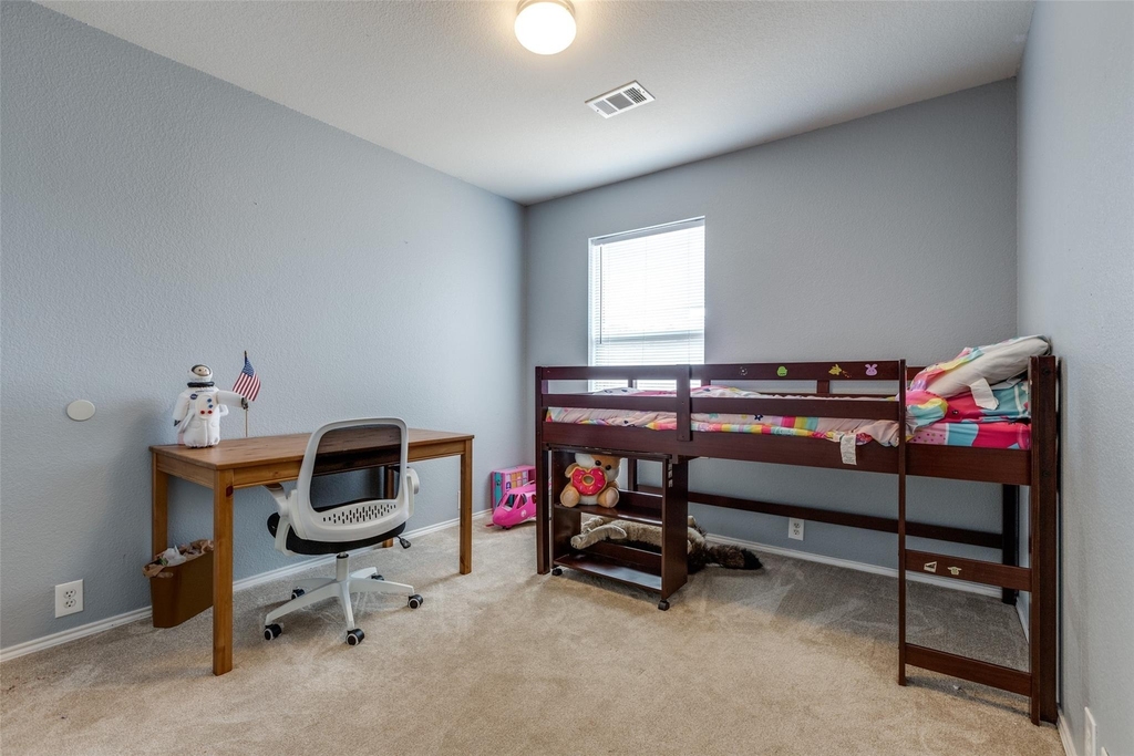 2402 Pheasant Run - Photo 20