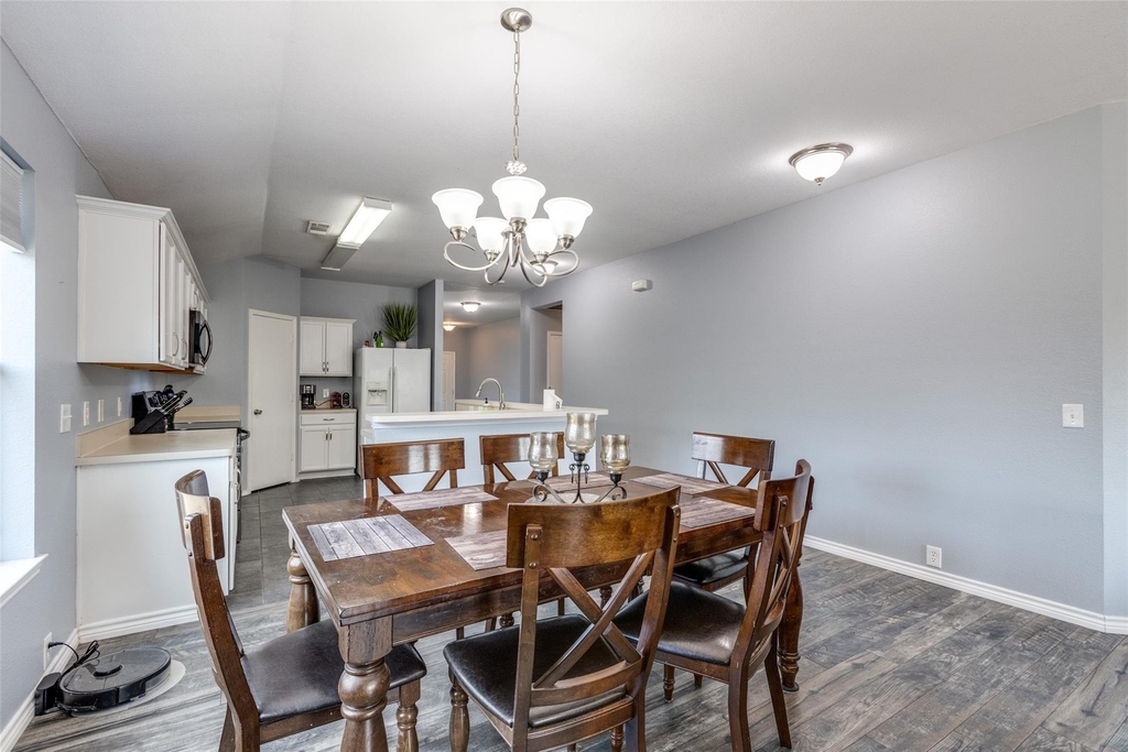 2402 Pheasant Run - Photo 14