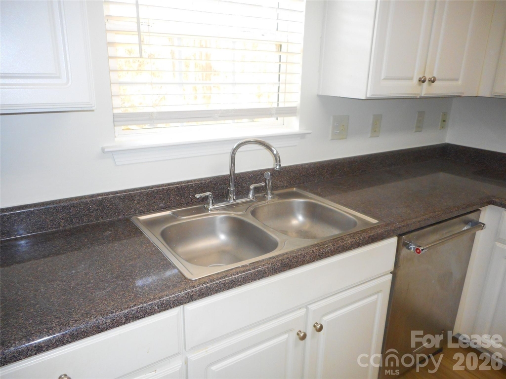 19243 Kanawha Drive - Photo 13
