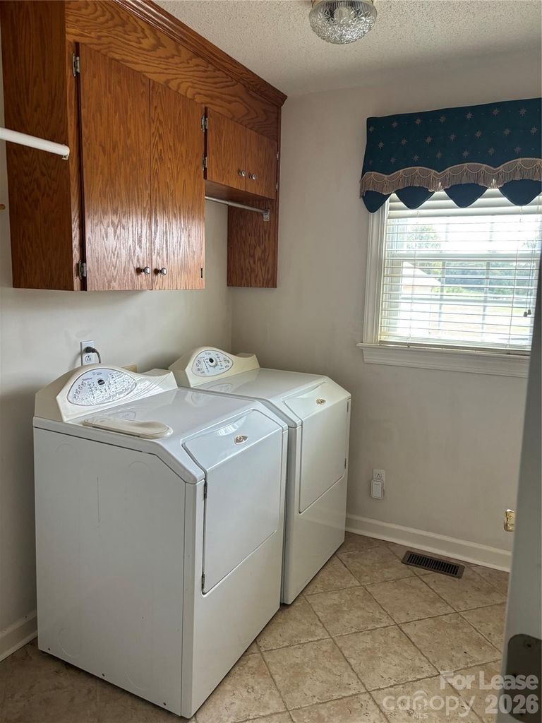 2417 Lynwood Drive - Photo 21