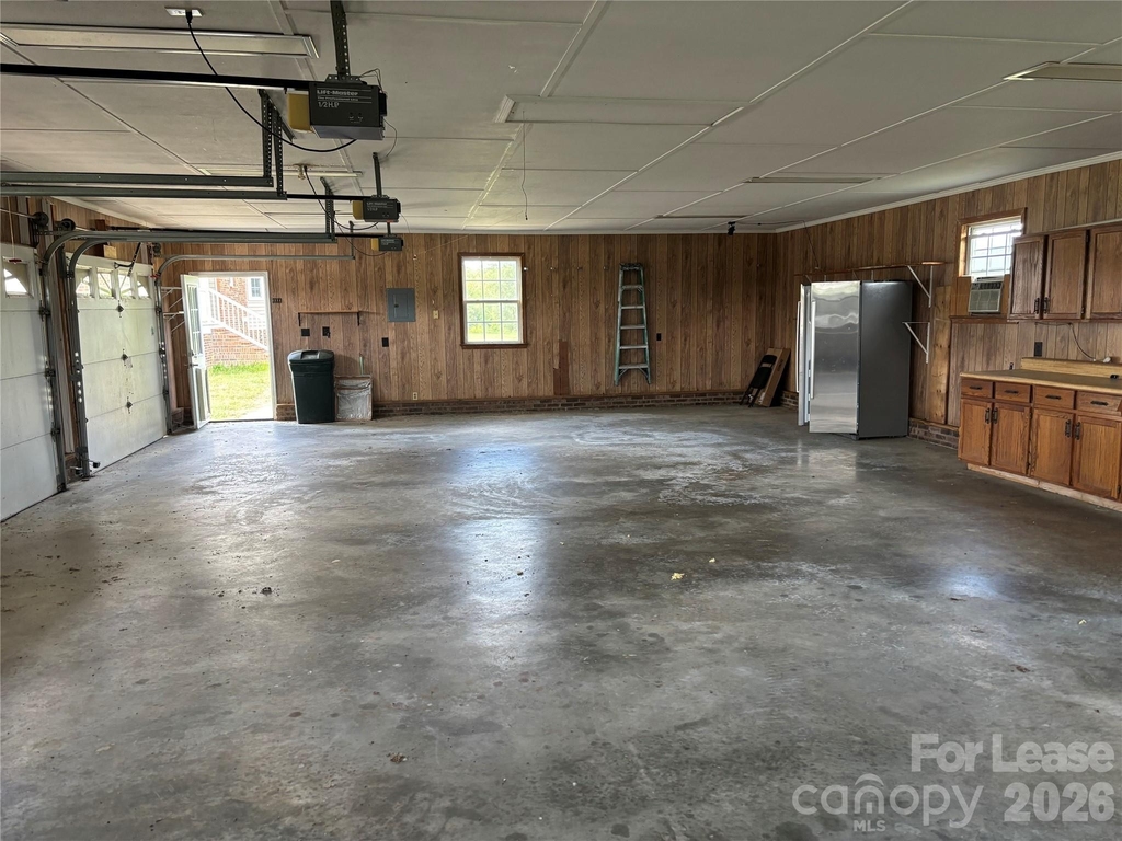 2417 Lynwood Drive - Photo 32