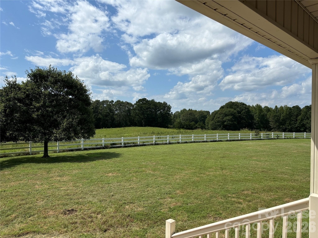 2417 Lynwood Drive - Photo 9