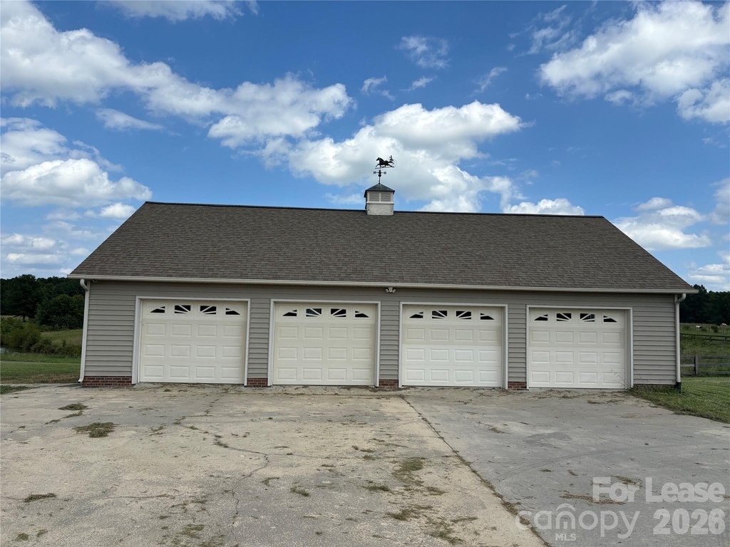 2417 Lynwood Drive - Photo 5