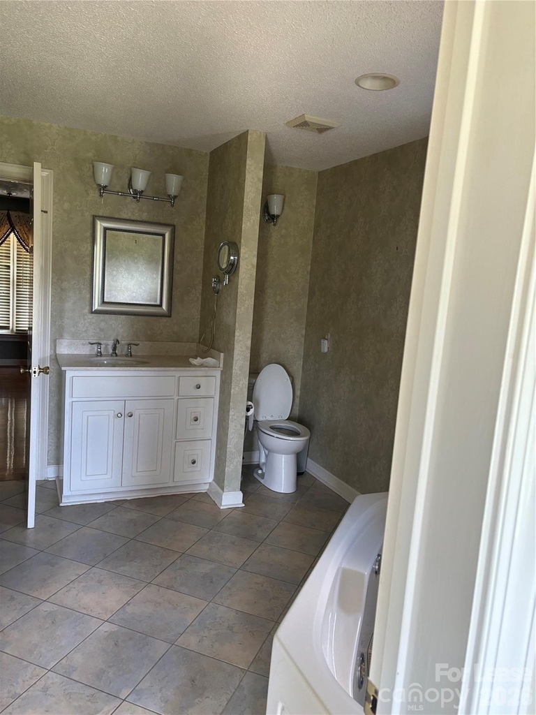 2417 Lynwood Drive - Photo 26