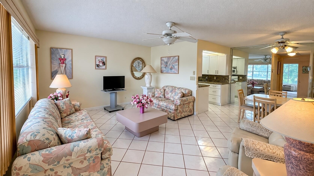 2154 Cambridge G - Photo 1