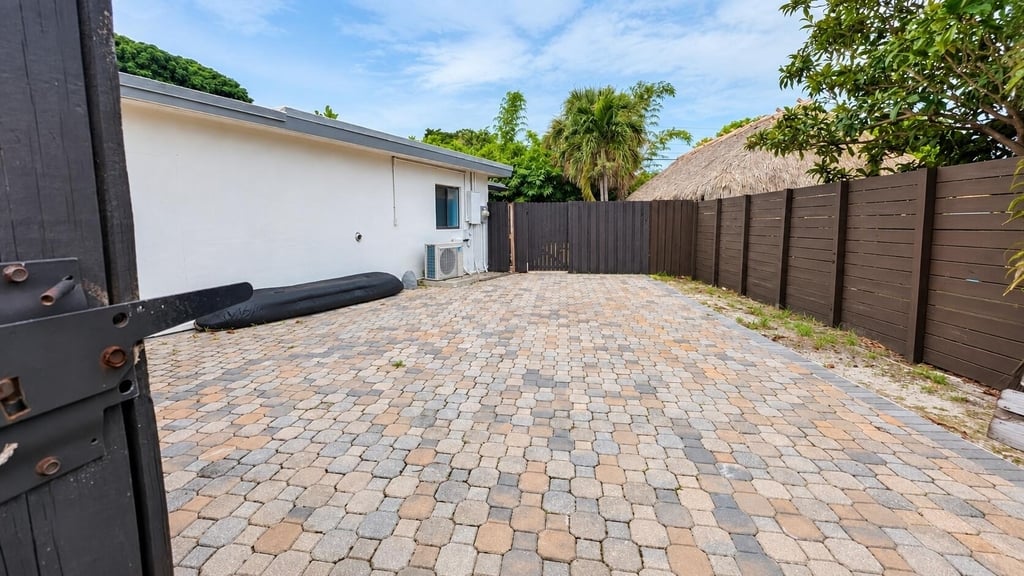 425 Ne 20th Street - Photo 21