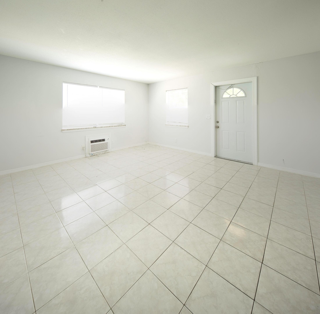 216 S Ocean Breeze - Photo 7