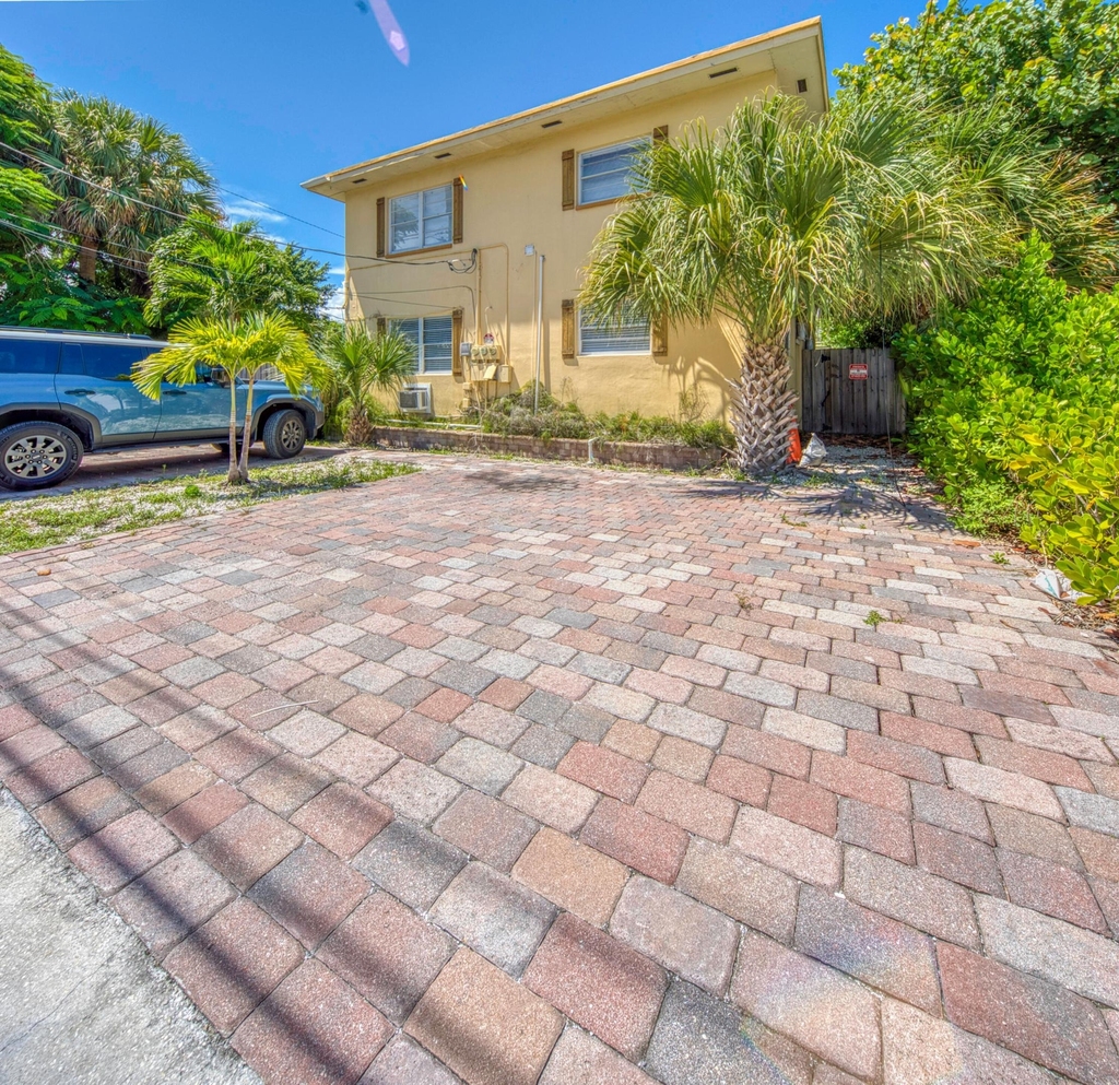 216 S Ocean Breeze - Photo 18