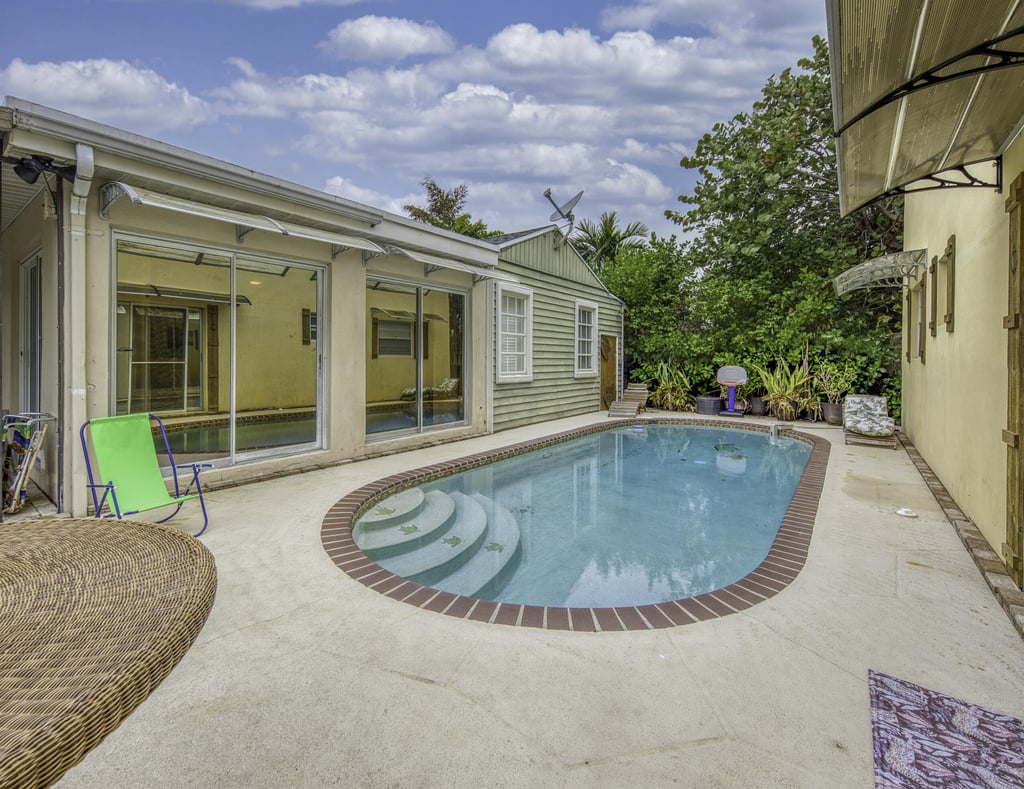216 S Ocean Breeze - Photo 5