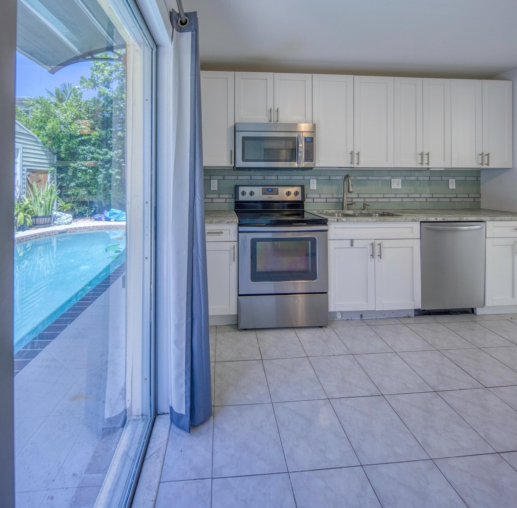 216 S Ocean Breeze - Photo 11