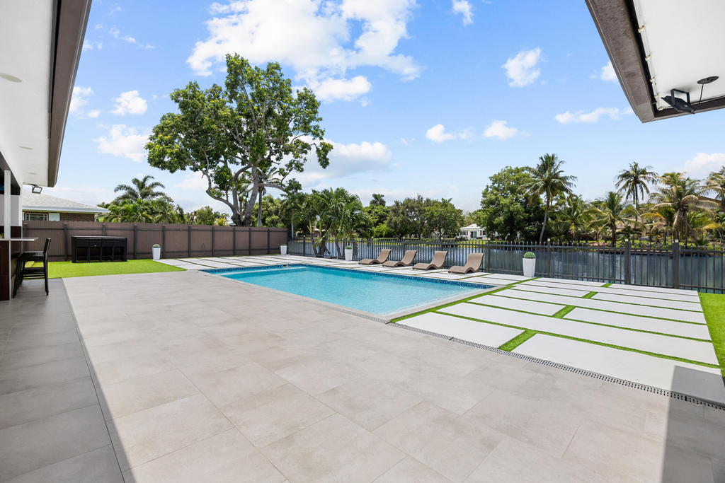 1821 Carissa Road - Photo 35
