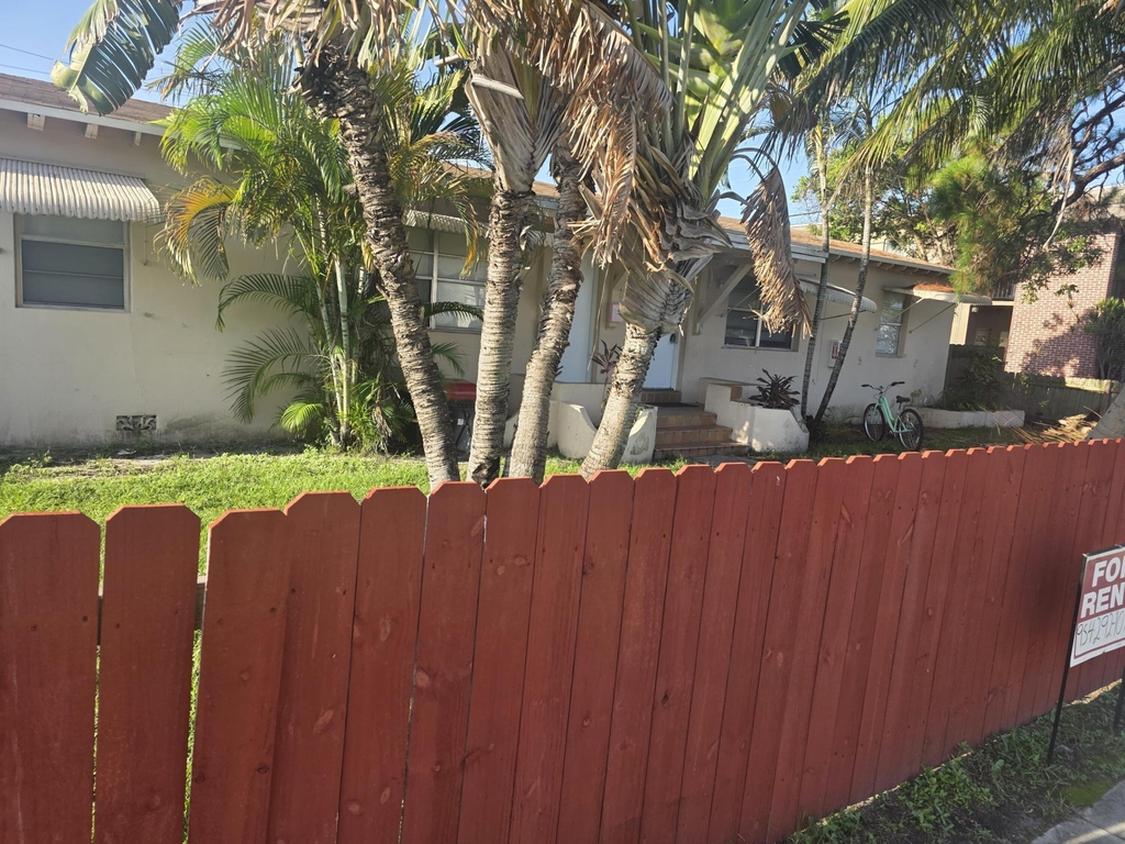 2028 Funston Street - Photo 5