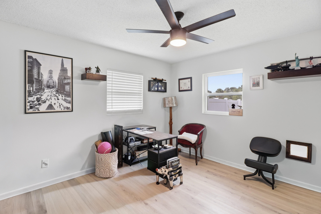 2657 Seneca Avenue - Photo 8