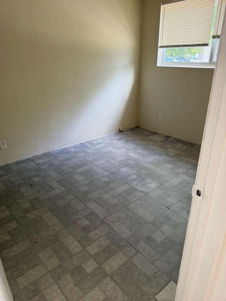 529 Nw 8th Avenue - Photo 2