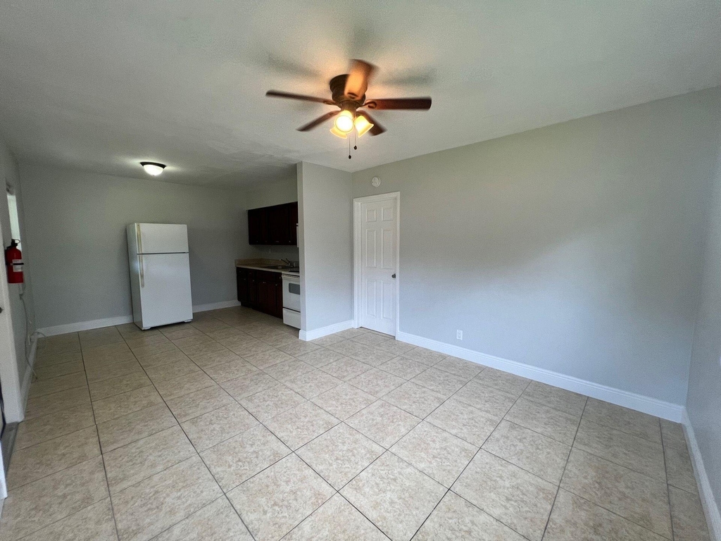 4820 Maine Street - Photo 2