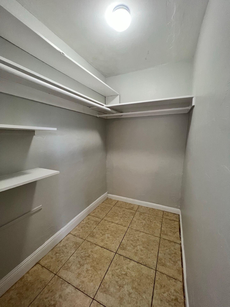 4820 Maine Street - Photo 5