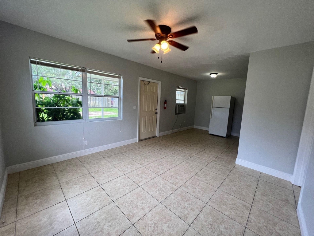 4820 Maine Street - Photo 4