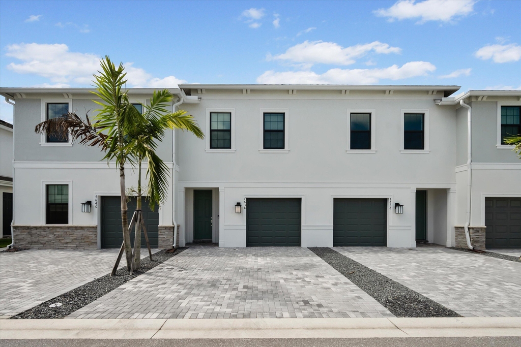 7638 Sw Lucy Lane - Photo 2