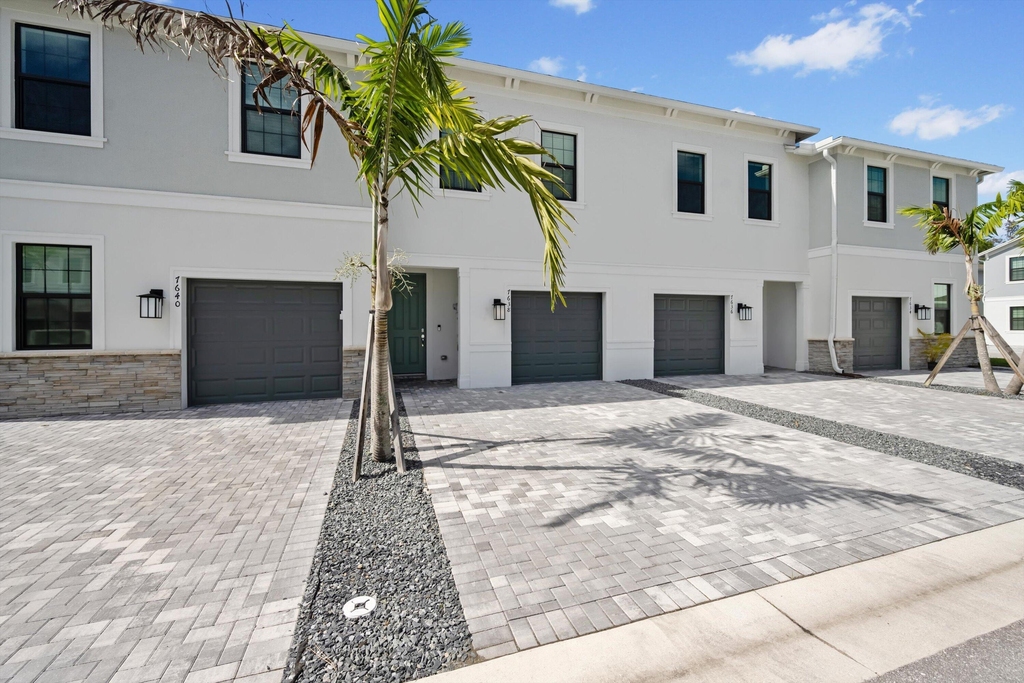 7638 Sw Lucy Lane - Photo 3