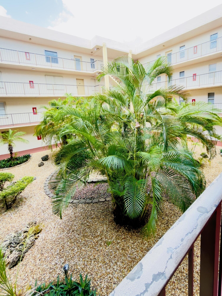 2801 Somerset Drive - Photo 6