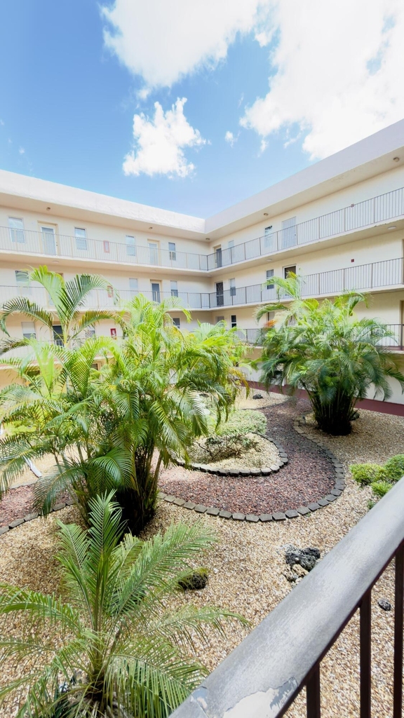 2801 Somerset Drive - Photo 8