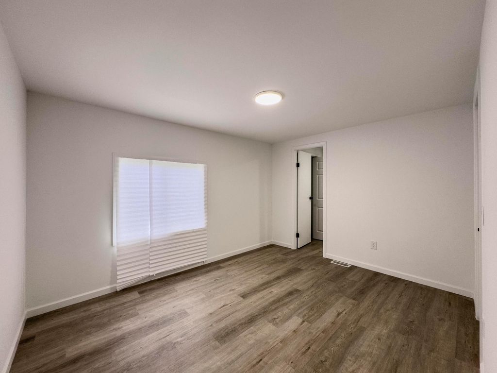 4022 68th Street N - Photo 9