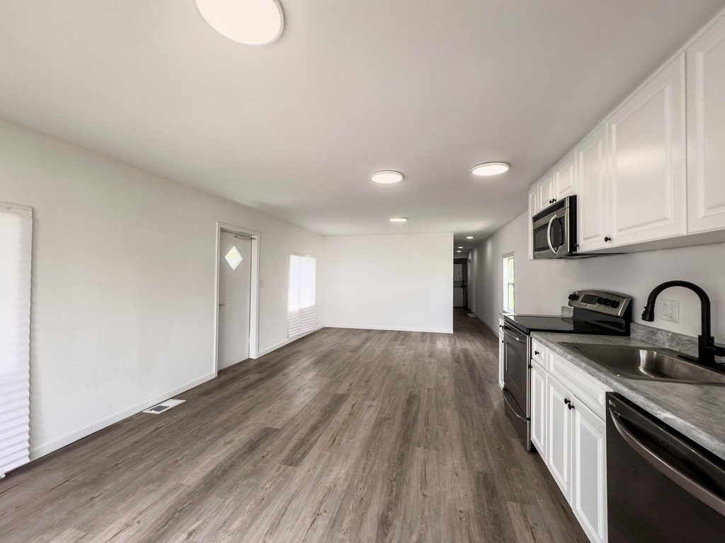 4022 68th Street N - Photo 6