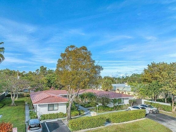 541 Ne 43rd Street - Photo 1