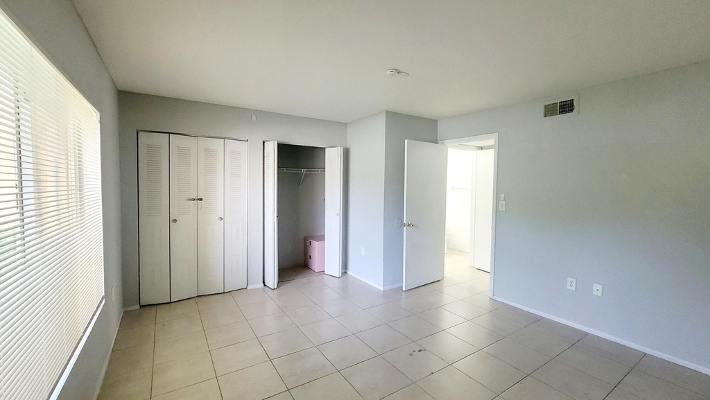 2667 Nw 33rd Street - Photo 18