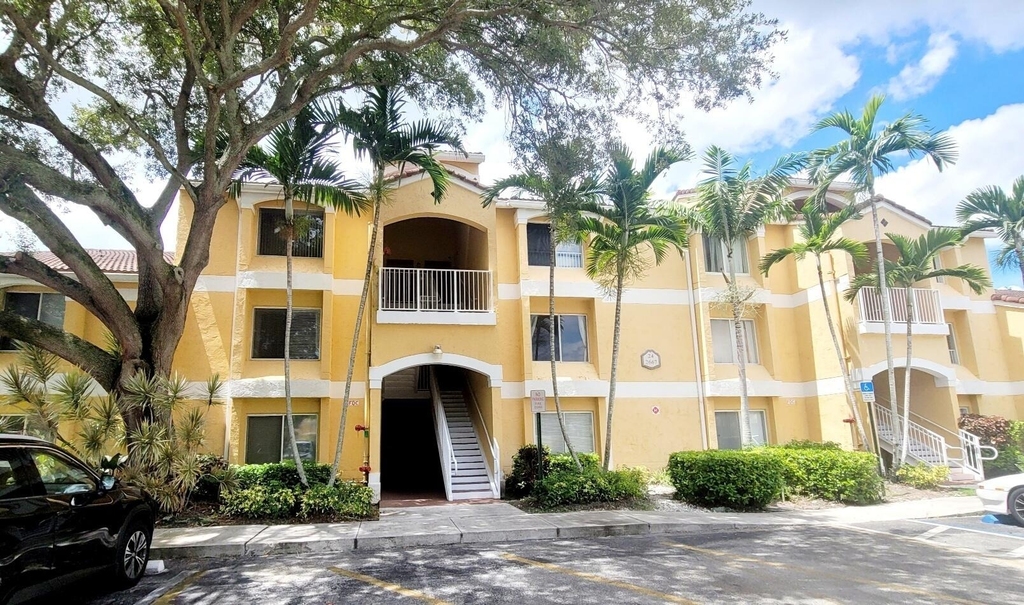 2667 Nw 33rd Street - Photo 0